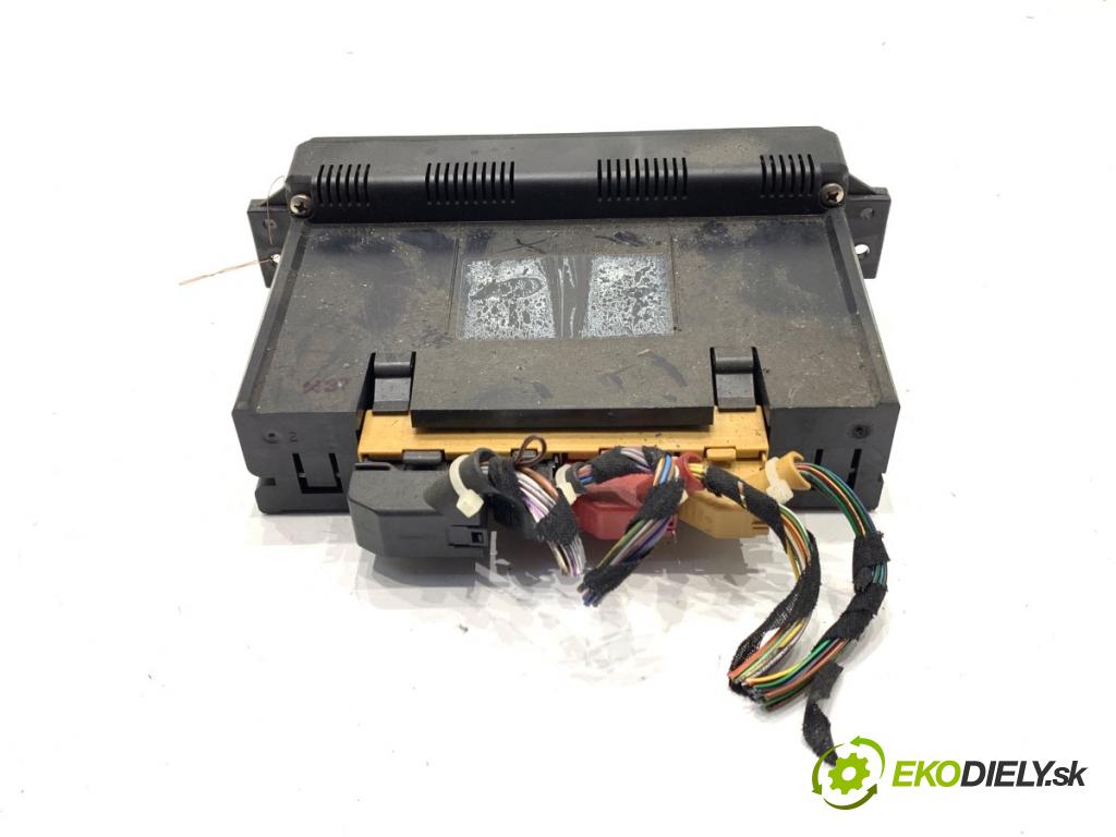 AUDI A3 8L liftback 1999 92 kW 1.8 1781 Panel ovládania kúrenia  (Prepínacie páčky pod volantom)