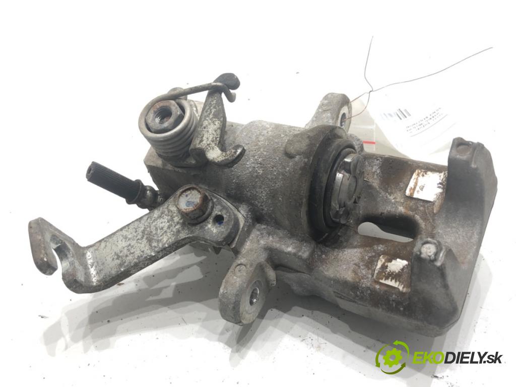 SUZUKI SX4 liftback 2021 95 kW 1.4 Hybrid (Mild Hybrid) (AKK 414) 1373 brzdič třmen pravý zadní část