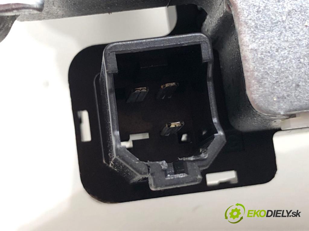 SUZUKI SX4 liftback 2021 95 kW 1.4 Hybrid (Mild Hybrid) (AKK 414) 1373 motor stěračů zadní část