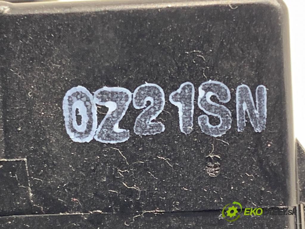 SUZUKI SX4 liftback 2021 95 kW 1.4 Hybrid (Mild Hybrid) (AKK 414) 1373 Prepínač stieračov  (Prepínacie páčky pod volantom)