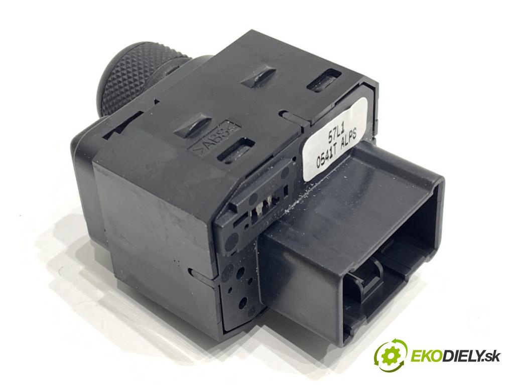 SUZUKI SX4 liftback 2021 95 kW 1.4 Hybrid (Mild Hybrid) (AKK 414) 1373 Prepínač nastavenia spätných zrkadiel  (Prepínacie páčky pod volantom)