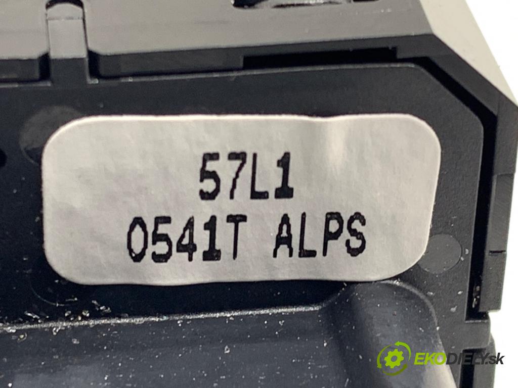 SUZUKI SX4 liftback 2021 95 kW 1.4 Hybrid (Mild Hybrid) (AKK 414) 1373 Prepínač nastavenia spätných zrkadiel  (Prepínacie páčky pod volantom)