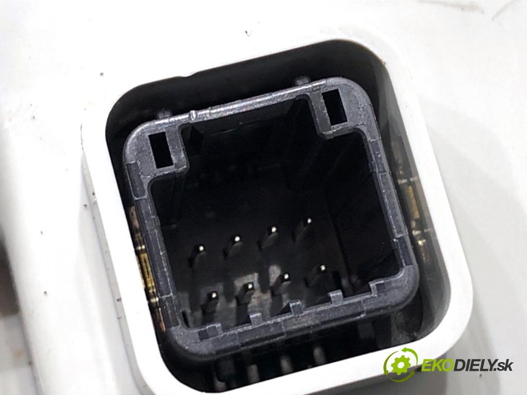 SUZUKI SX4 liftback 2021 95 kW 1.4 Hybrid (Mild Hybrid) (AKK 414) 1373 Panel ovládania kúrenia 39510-61M10 (Prepínacie páčky pod volantom)