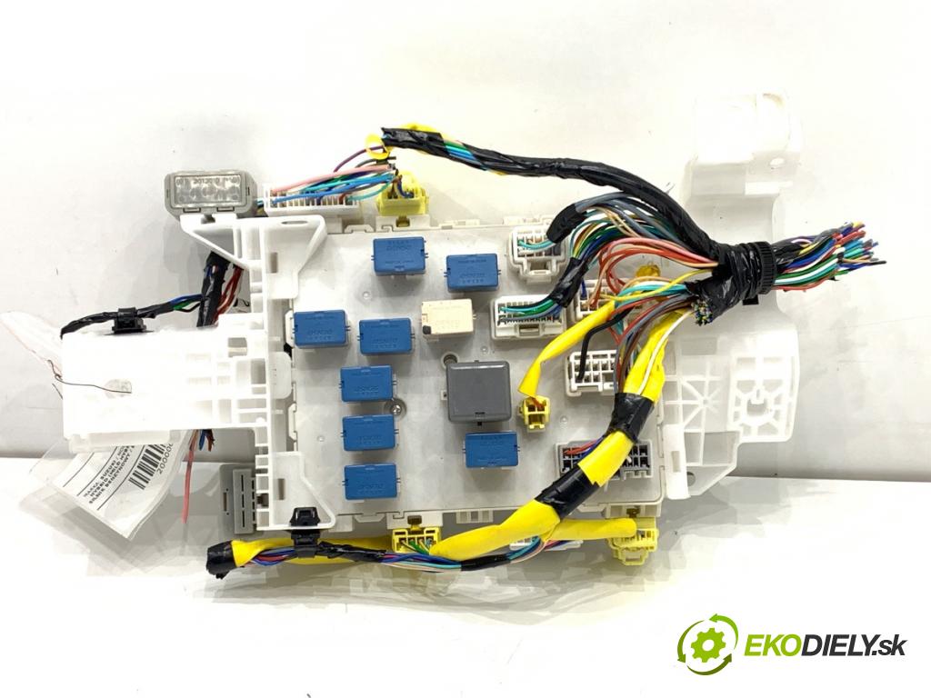 SUZUKI SX4 liftback 2021 95 kW 1.4 Hybrid (Mild Hybrid) (AKK 414) 1373 modul BSI AA1A-4881 (Pojistková skříňka)