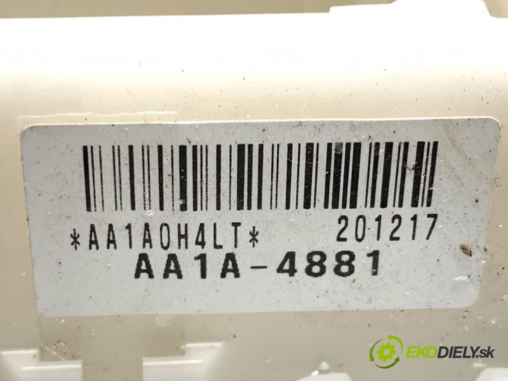 SUZUKI SX4 liftback 2021 95 kW 1.4 Hybrid (Mild Hybrid) (AKK 414) 1373 modul BSI AA1A-4881 (Pojistková skříňka)