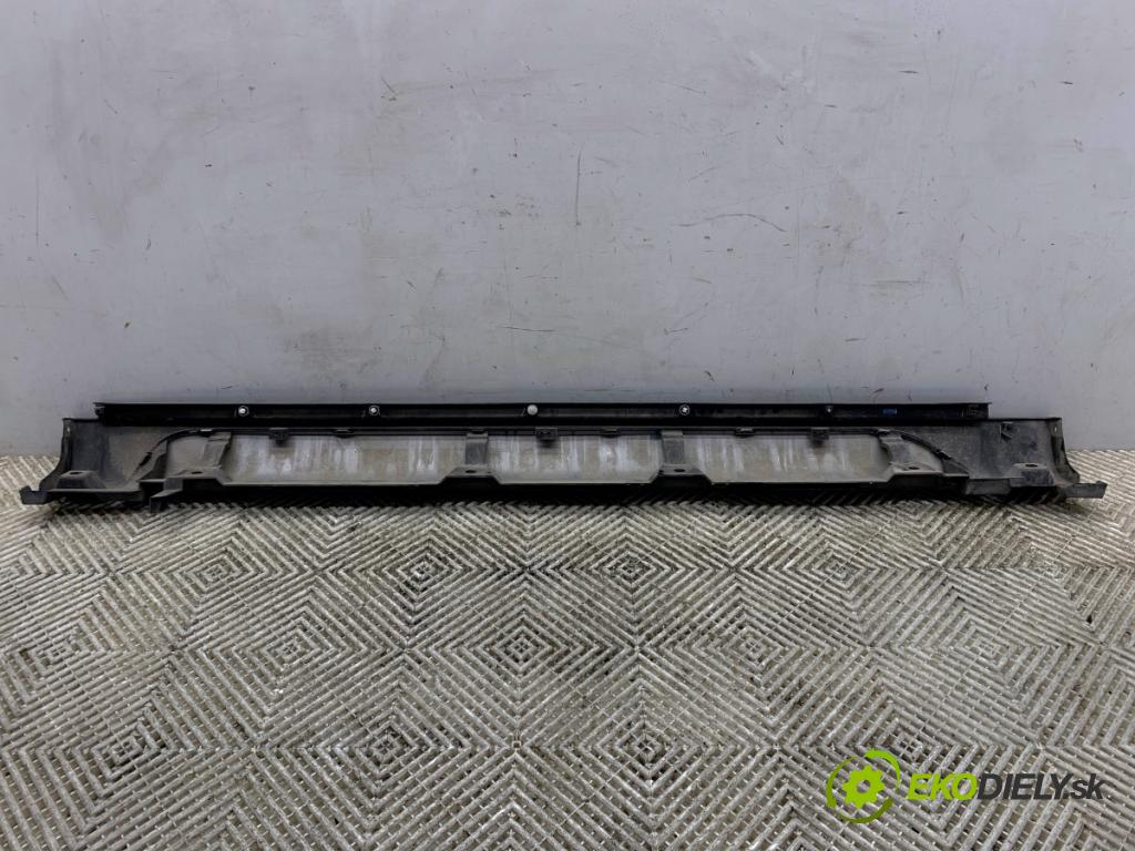 SUZUKI SX4 liftback 2021 95 kW 1.4 Hybrid (Mild Hybrid) (AKK 414) 1373 lišta prahová levý 77242-61M