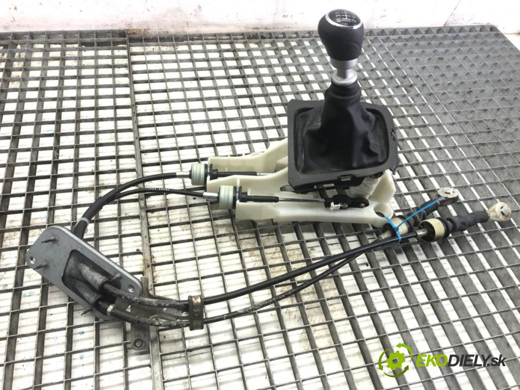 SUZUKI SX4 liftback 2021 95 kW 1.4 Hybrid (Mild Hybrid) (AKK 414) 1373 Kulisa  (Rýchlostná páka (kulisa))