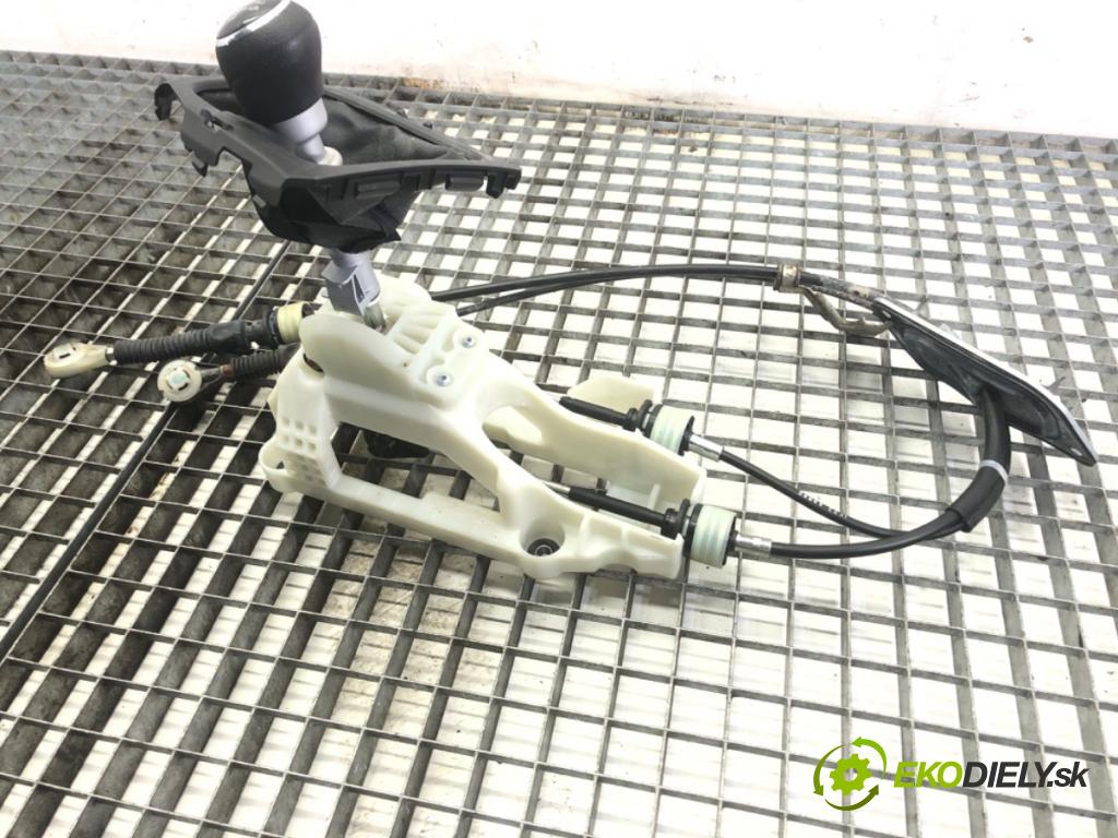 SUZUKI SX4 liftback 2021 95 kW 1.4 Hybrid (Mild Hybrid) (AKK 414) 1373 Kulisa  (Rýchlostná páka (kulisa))