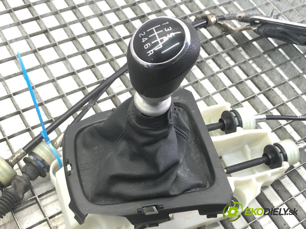 SUZUKI SX4 liftback 2021 95 kW 1.4 Hybrid (Mild Hybrid) (AKK 414) 1373 Kulisa  (Rýchlostná páka (kulisa))