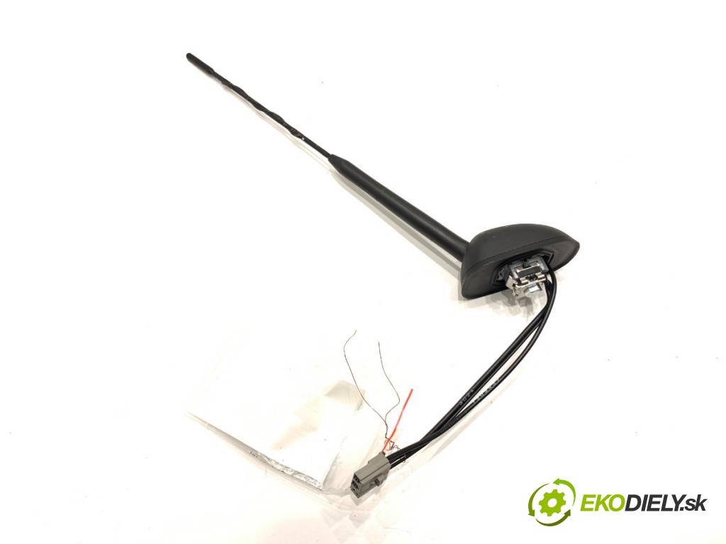 SUZUKI SX4 liftback 2021 95 kW 1.4 Hybrid (Mild Hybrid) (AKK 414) 1373 ANTENA 