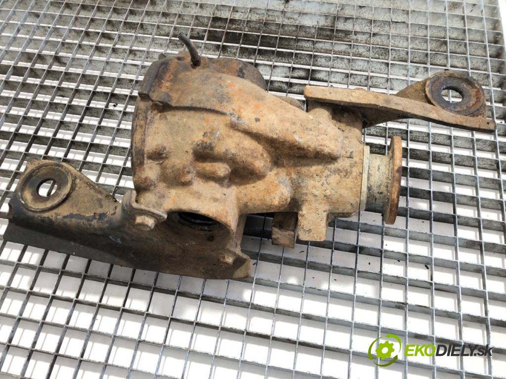 DAIHATSU FEROZA samochód terenowy zamknięty 1994 62 kW 1.6 16V 4x4 1590 Most diferenciál přední část