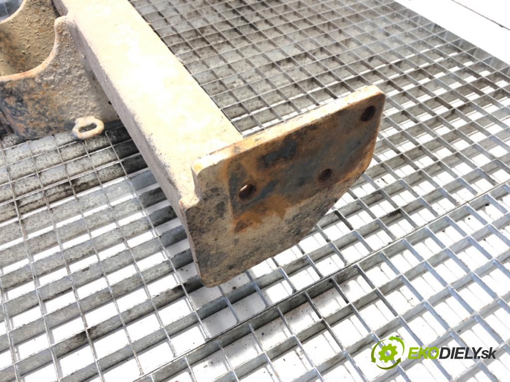 FORD MAVERICK SUV 1995 91 kW 2.4 i 2389 Hák tažné zařízení  (Tažné zařízení)