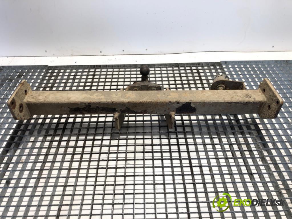 FORD MAVERICK SUV 1995 91 kW 2.4 i 2389 Hák tažné zařízení  (Tažné zařízení)