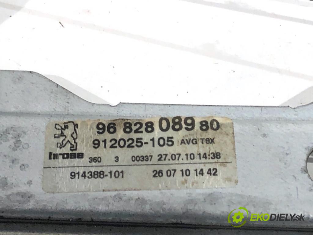 PEUGEOT 3008 nadwozie wielkoprzestrzenne (MPV) 2010 115 kW 1.6 THP 1598 mechanismus okna levý přední část 9682808980