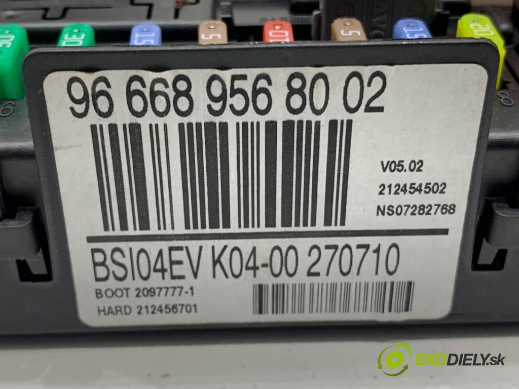 PEUGEOT 3008 nadwozie wielkoprzestrzenne (MPV) 2010 115 kW 1.6 THP 1598 modul BSI 966689568002 (Pojistková skříňka)