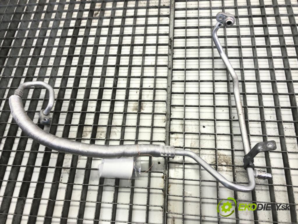 SUZUKI SX4 liftback 2021 95 kW 1.4 Hybrid (Mild Hybrid) (AKK 414) 1373 rúrka klimatizácie 95720-74S00 (Rúrka klimatizácie)