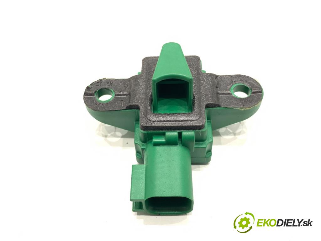 SUZUKI SX4 liftback 2021 95 kW 1.4 Hybrid (Mild Hybrid) (AKK 414) 1373 Snímač nárazu 38930-61M10 (Snímač nárazu)