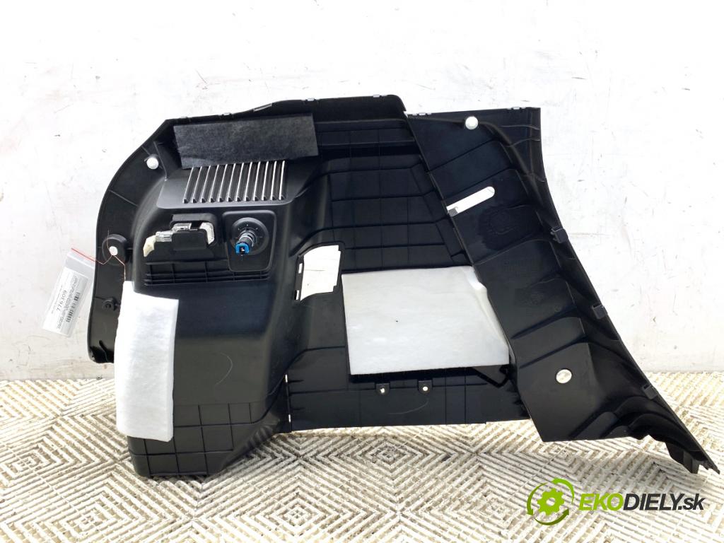 SUZUKI SX4 liftback 2021 95 kW 1.4 Hybrid (Mild Hybrid) (AKK 414) 1373 ča kufra pravý 76271-61M0