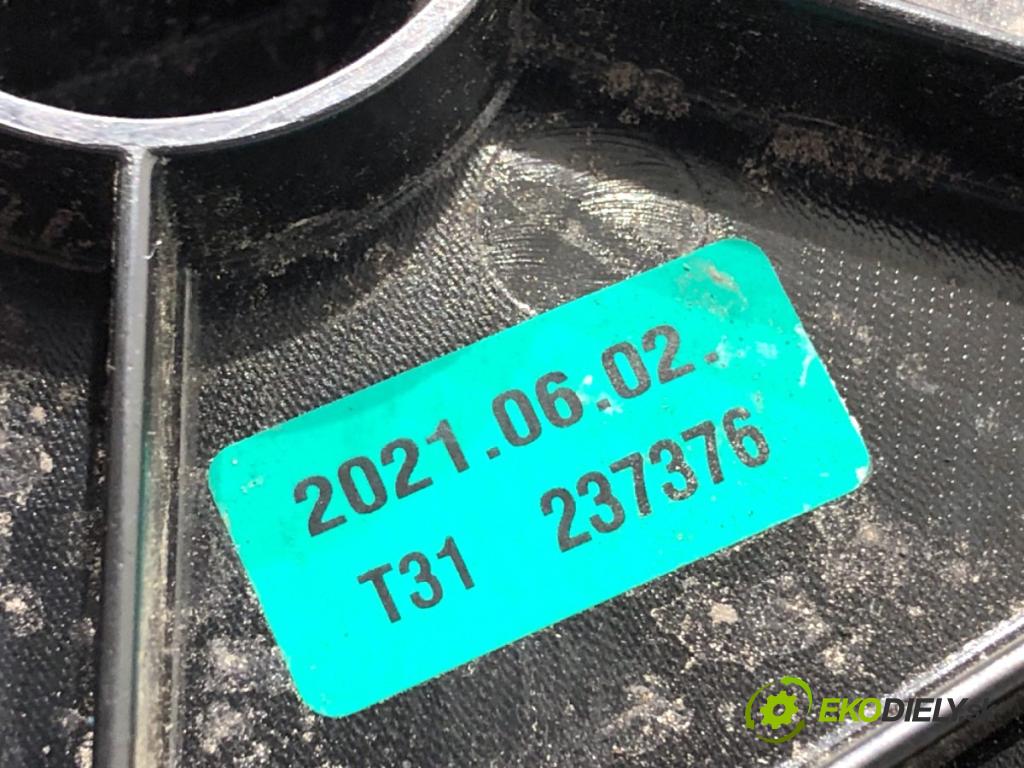 SUZUKI SX4 liftback 2021 95 kW 1.4 Hybrid (Mild Hybrid) (AKK 414) 1373 úchyt světla pravý 17133-64R0