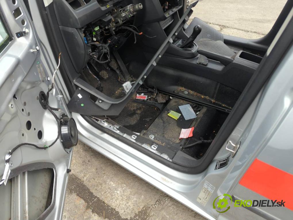 VW CADDY IV Nadwozie pełne/minivan 2020 75 kW 2.0 TDI 1968 KAROSERIA ČTVRŤÁK blatník zadní část levý pravý práh střecha PODŁUŻNICA levý pravý