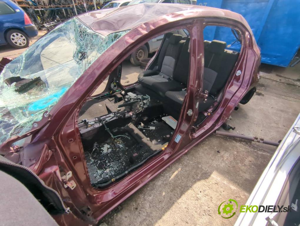 MAZDA 2 DL liftback 2019 66 kW 1.5 SKYACTIV-G 1496 KAROSERIA ČTVRŤÁK blatník zadní část levý pravý práh střecha PODŁUŻNICA levý pravý