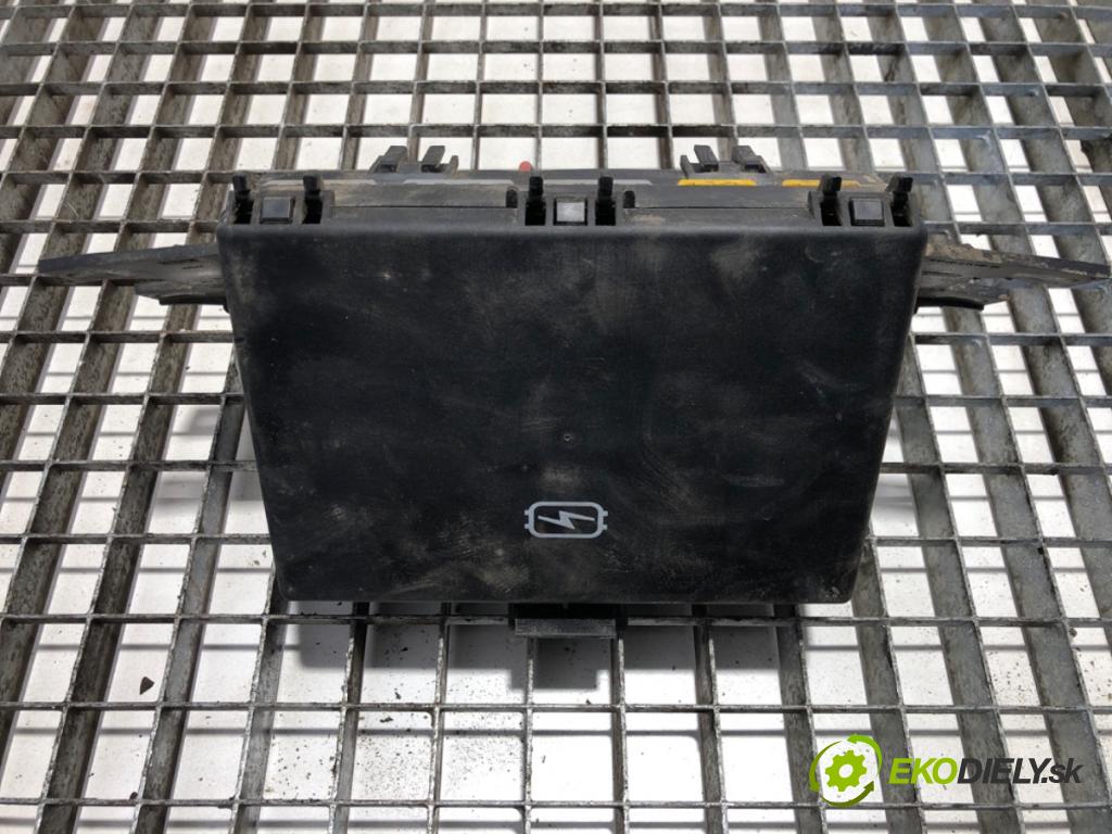 FORD TRANSIT IV Autobus 1998 56 kW 2.5 DI (EBL, ECL, EDS, EDL) 2496 skříňka poistková  (Pojistková skříňka)