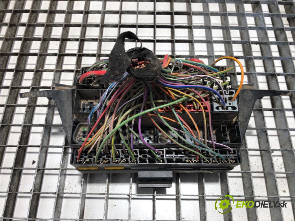 FORD TRANSIT IV Autobus 1998 56 kW 2.5 DI (EBL, ECL, EDS, EDL) 2496 skříňka poistková  (Pojistková skříňka)