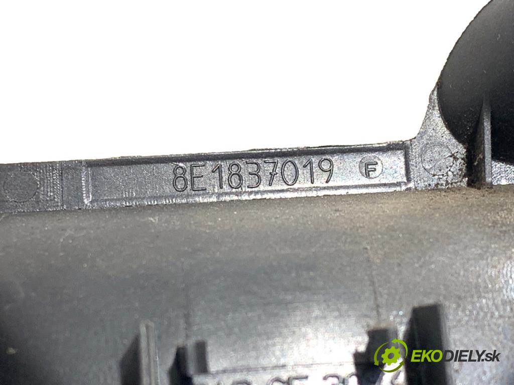 AUDI A4 B6 sedan 2003 96 kW 2.0 1984 klika vnitřní levý přední část 8E1837019F