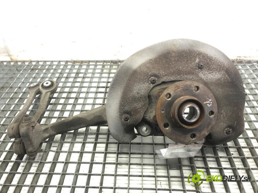 AUDI A5 8T coupe 2013 125 kW 1.8 TFSI 1798 náboj pravý přední část 4G0407242C