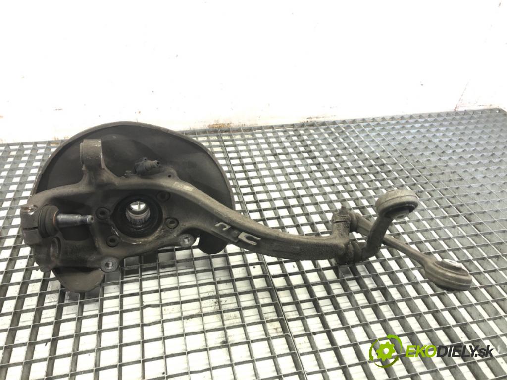 AUDI A5 8T coupe 2013 125 kW 1.8 TFSI 1798 náboj pravý přední část 4G0407242C