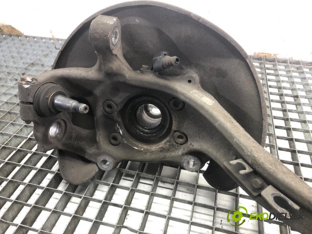 AUDI A5 8T coupe 2013 125 kW 1.8 TFSI 1798 náboj pravý přední část 4G0407242C