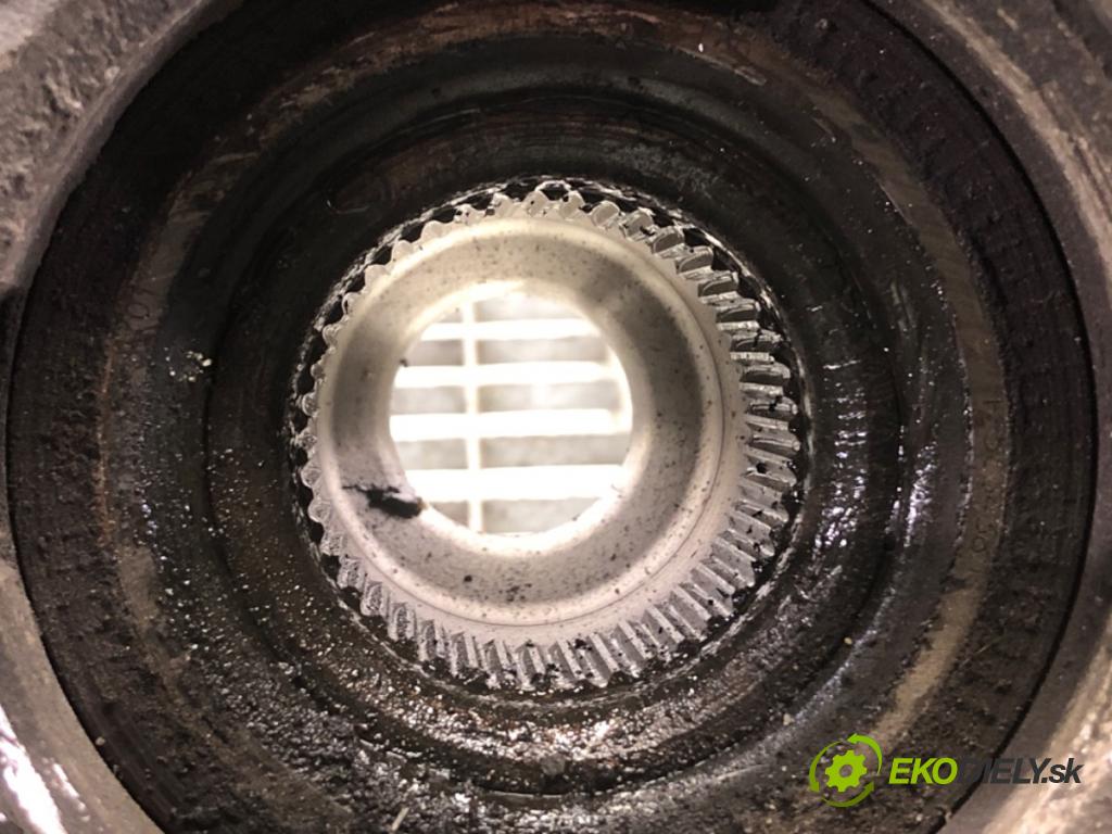 AUDI A5 8T coupe 2013 125 kW 1.8 TFSI 1798 náboj pravý přední část 4G0407242C