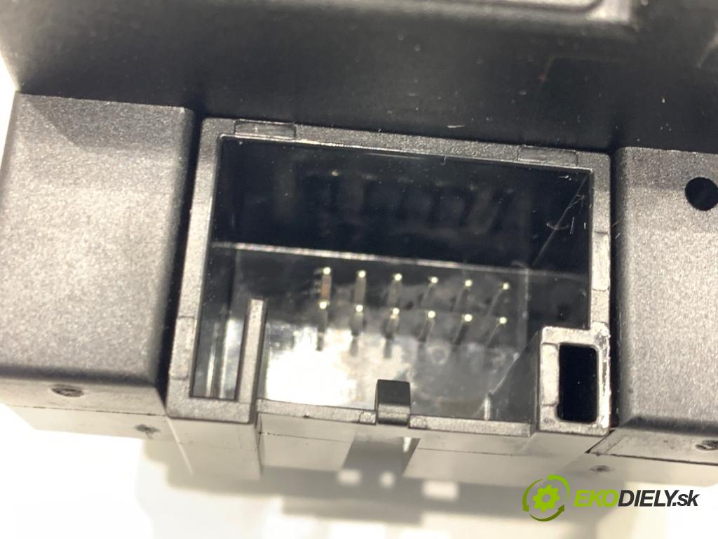 AUDI A5 8T coupe 2013 125 kW 1.8 TFSI 1798 spinačka 8K0909131D (Spínacia skrinka)