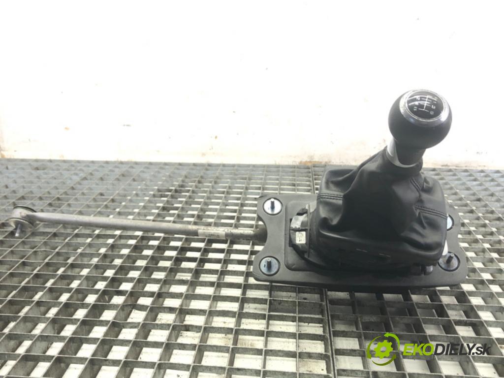 AUDI A5 8T coupe 2013 125 kW 1.8 TFSI 1798 Kulisa 8K0711025R (Rýchlostná páka (kulisa))