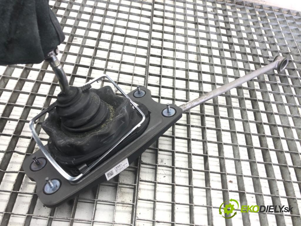 AUDI A5 8T coupe 2013 125 kW 1.8 TFSI 1798 Kulisa 8K0711025R (Rýchlostná páka (kulisa))