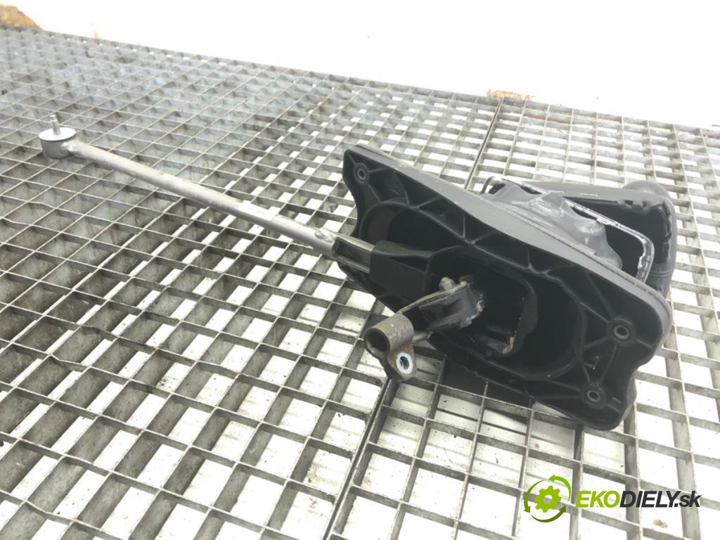 AUDI A5 8T coupe 2013 125 kW 1.8 TFSI 1798 Kulisa 8K0711025R (Rýchlostná páka (kulisa))