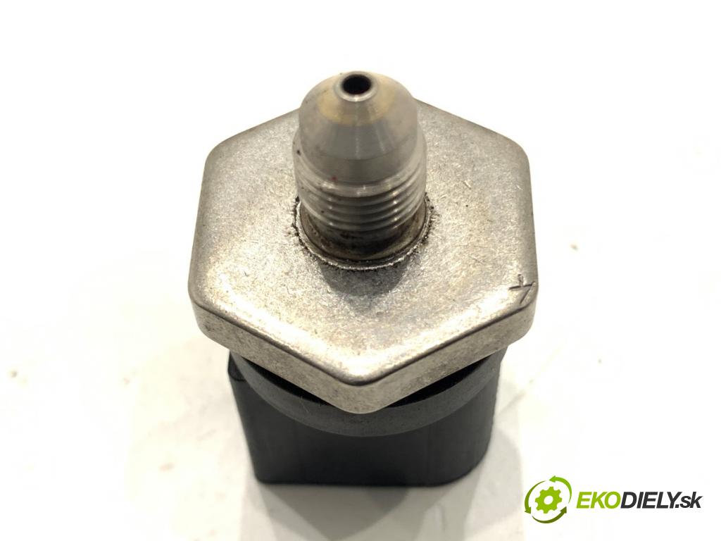 AUDI A5 8T coupe 2013 125 kW 1.8 TFSI 1798 Snímač tlaku paliva 06H906051F (Snímač)