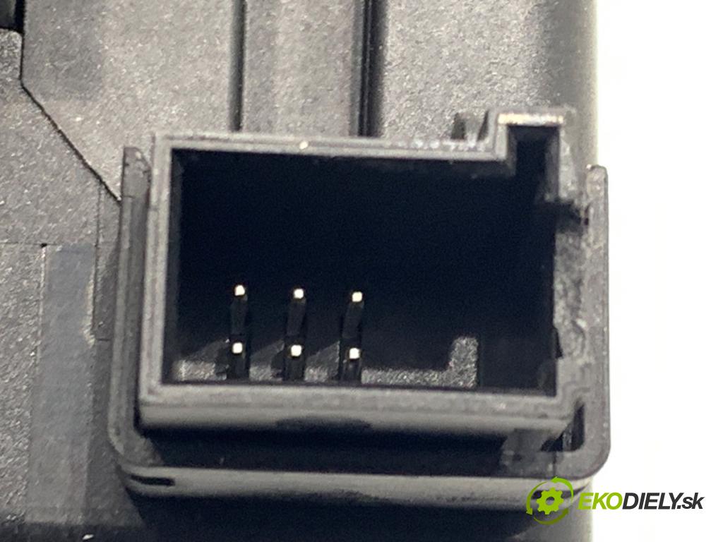 AUDI A5 8T coupe 2013 125 kW 1.8 TFSI 1798 blokáda volantu 8K0905852E (Riadenie ostatné)