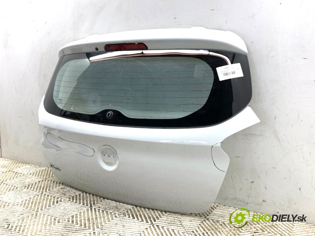 OPEL KARL liftback 2015 55 kW 1.0 999 kapota zadní část