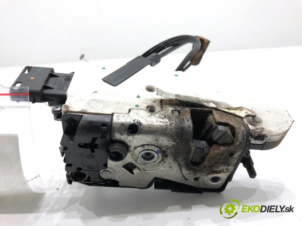 PEUGEOT 207 liftback 2008 66 kW 1.6 HDi 1560 zámok Dvere pravy predný 24099816