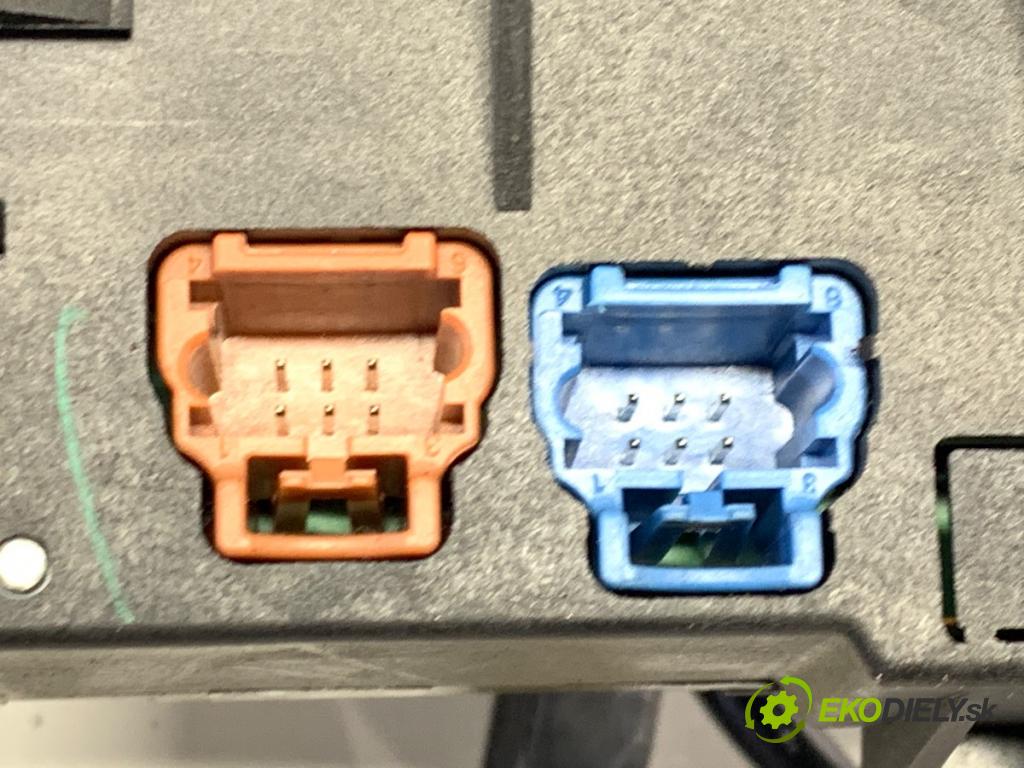 PEUGEOT 207 liftback 2008 66 kW 1.6 HDi 1560 Prepínač kombinovaný 96630723XT (Prepínacie páčky pod volantom)