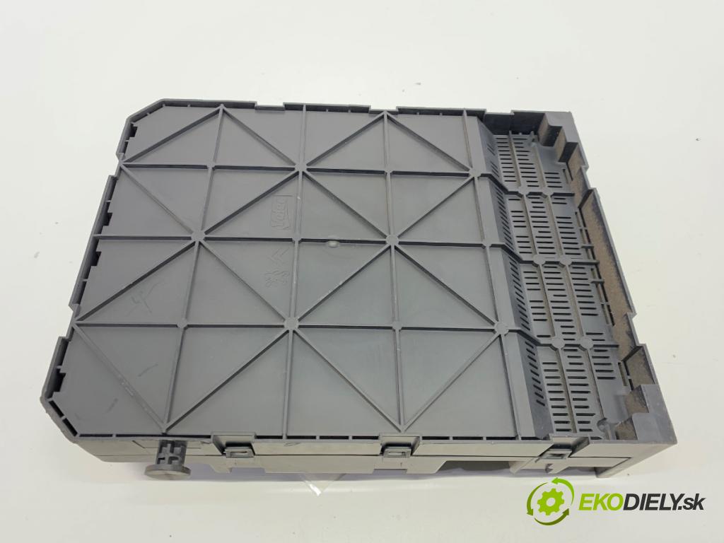 PEUGEOT 207 liftback 2008 66 kW 1.6 HDi 1560 Modul BSI 9663798280 (Poistková skrinka)