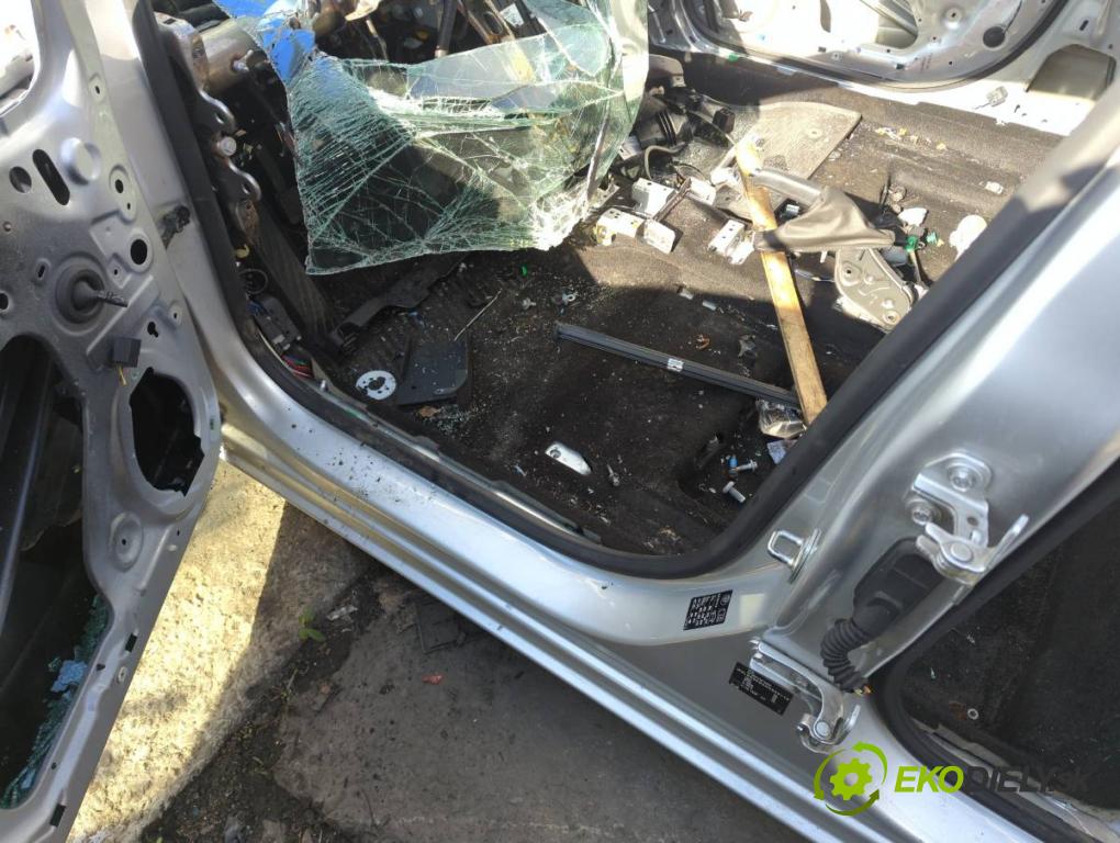 OPEL ASTRA K liftback 2016 92 kW 1.4 Turbo (68) 1399 KAROSERIA ČTVRŤÁK blatník zadní část levý pravý práh střecha PODŁUŻNICA levý pravý