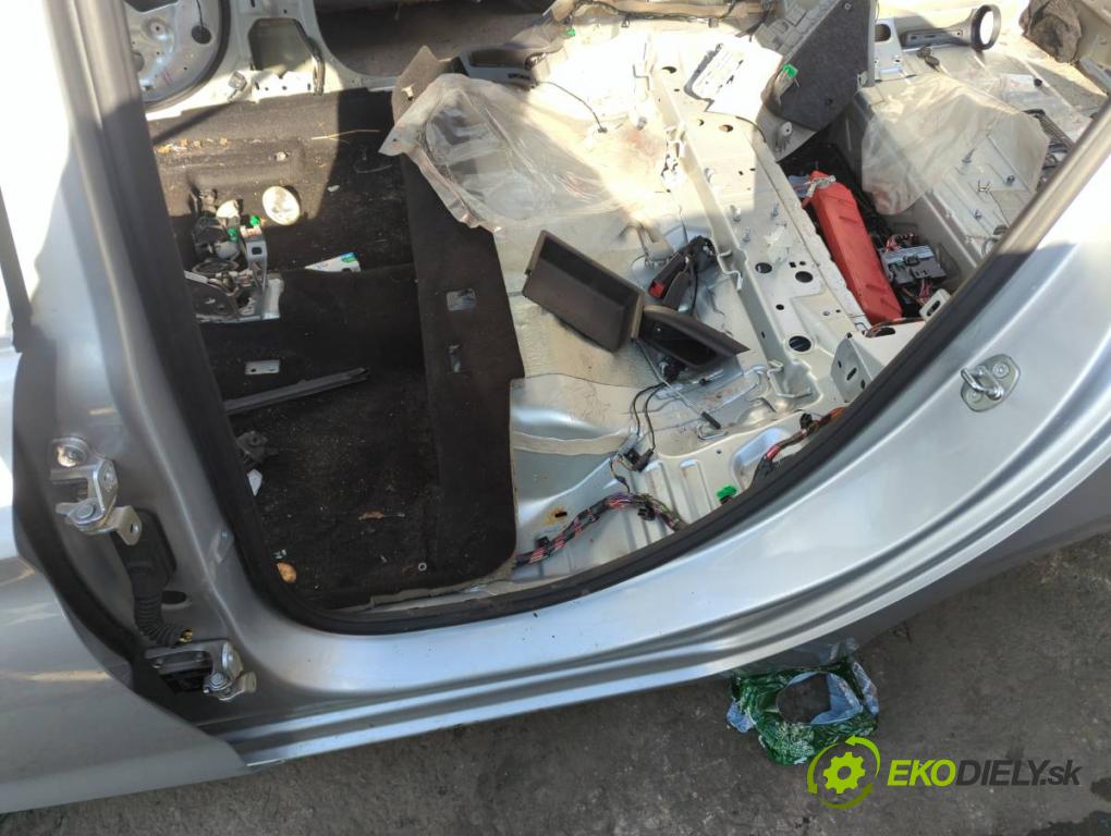 OPEL ASTRA K liftback 2016 92 kW 1.4 Turbo (68) 1399 KAROSERIA ČTVRŤÁK blatník zadní část levý pravý práh střecha PODŁUŻNICA levý pravý
