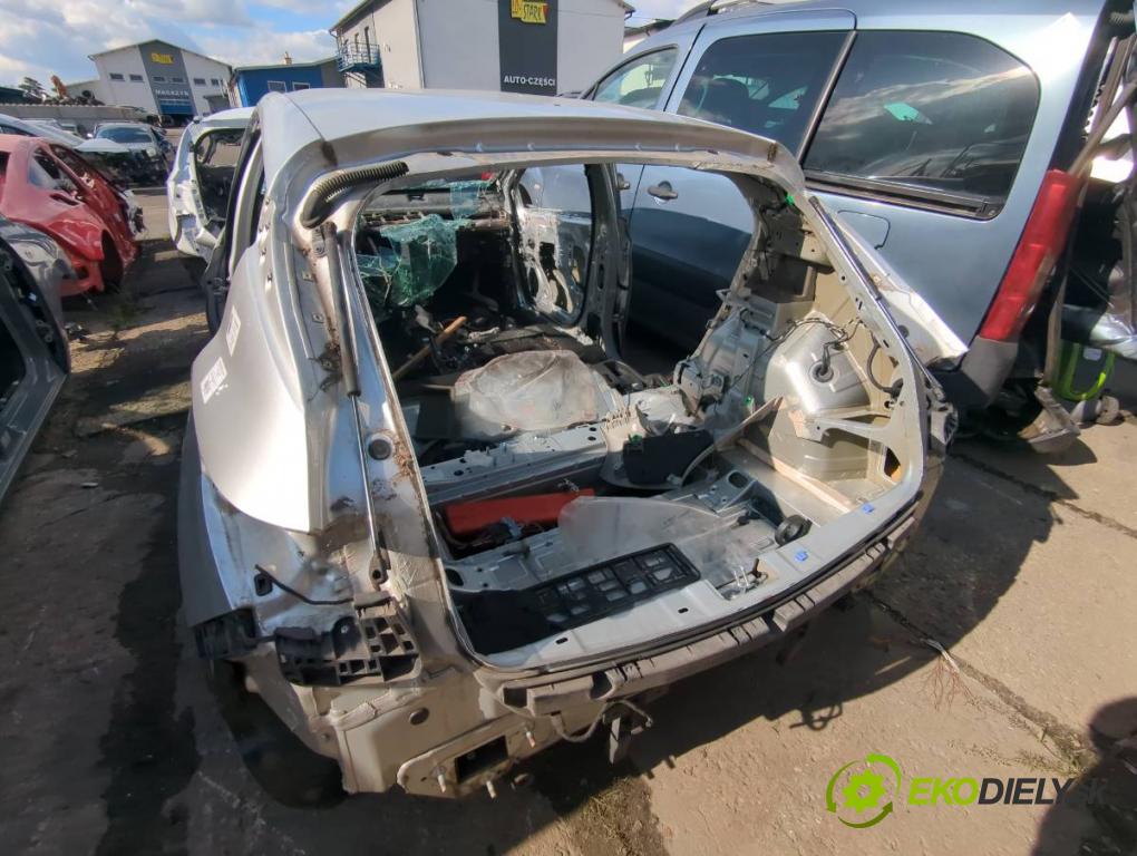 OPEL ASTRA K liftback 2016 92 kW 1.4 Turbo (68) 1399 KAROSERIA ČTVRŤÁK blatník zadní část levý pravý práh střecha PODŁUŻNICA levý pravý