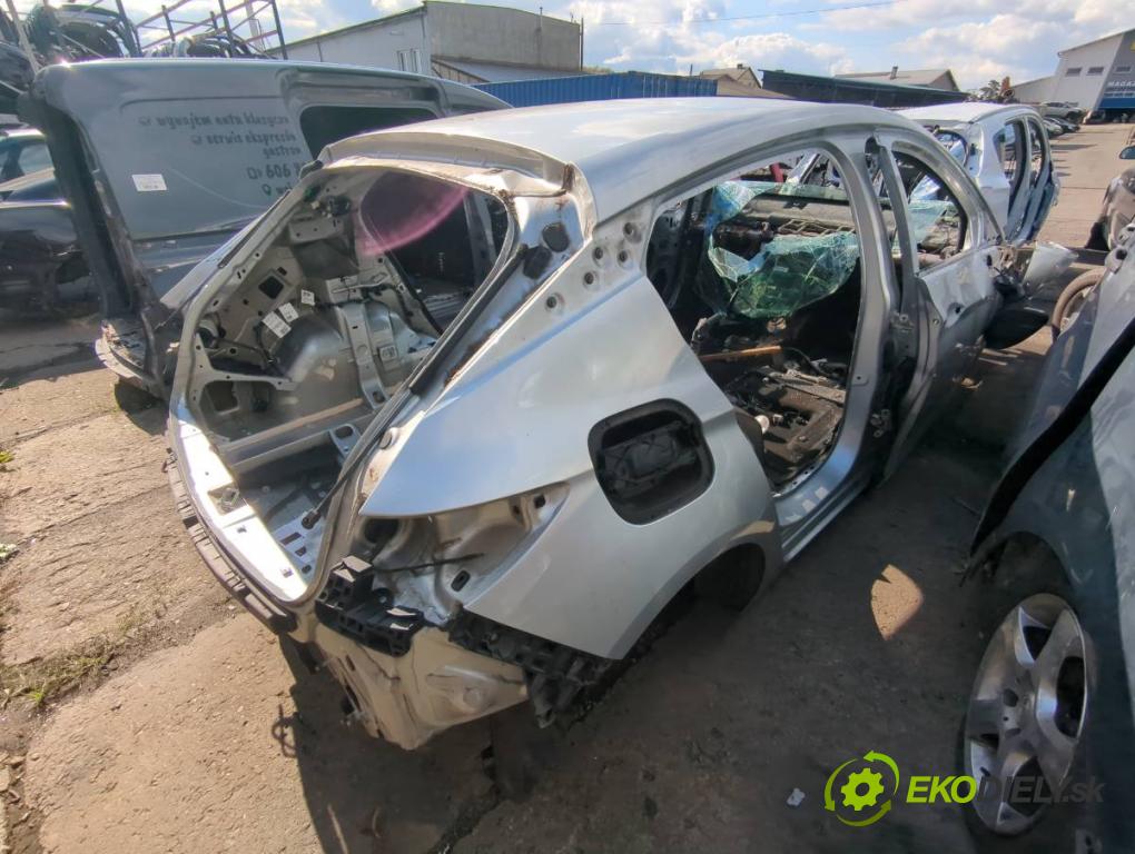 OPEL ASTRA K liftback 2016 92 kW 1.4 Turbo (68) 1399 KAROSERIA ČTVRŤÁK blatník zadní část levý pravý práh střecha PODŁUŻNICA levý pravý