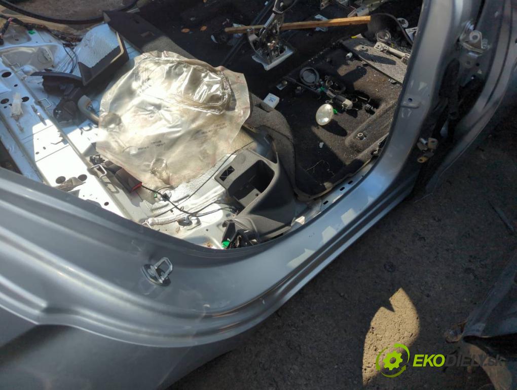 OPEL ASTRA K liftback 2016 92 kW 1.4 Turbo (68) 1399 KAROSERIA ČTVRŤÁK blatník zadní část levý pravý práh střecha PODŁUŻNICA levý pravý