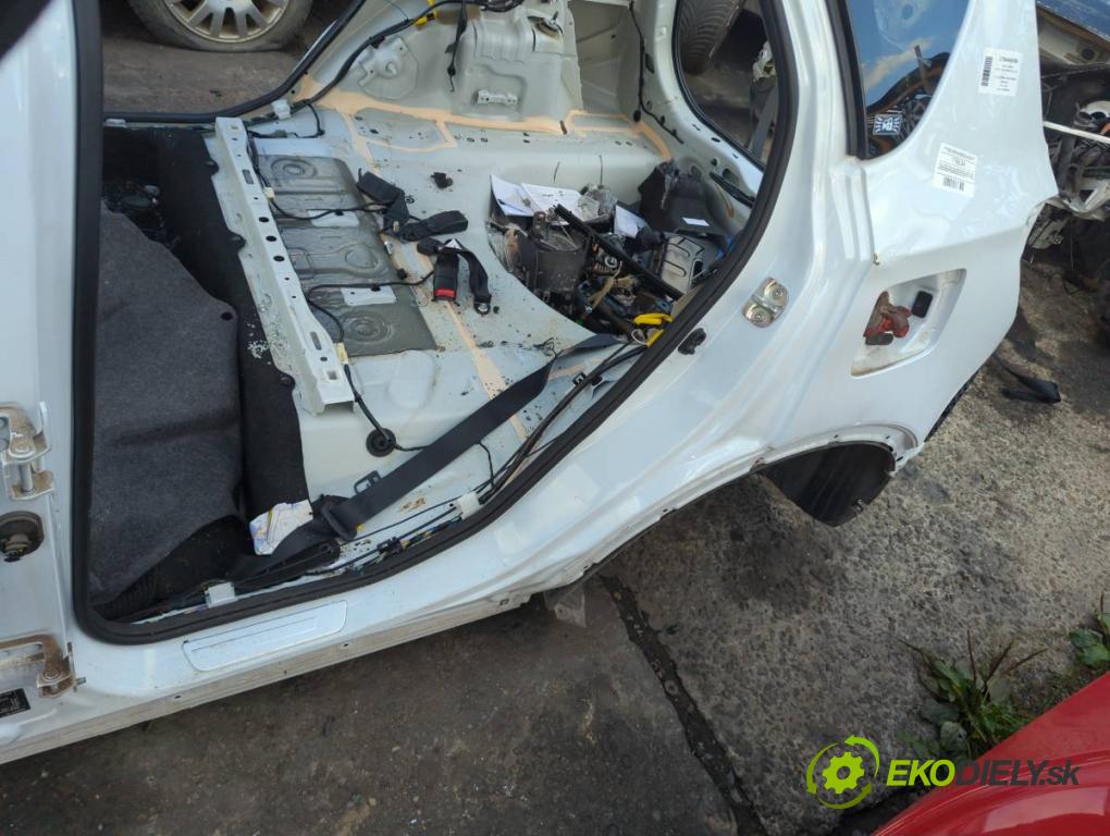 SUZUKI SX4 liftback 2021 95 kW 1.4 Hybrid (Mild Hybrid) (AKK 414) 1373 KAROSERIA ČTVRŤÁK blatník zadní část levý pravý práh střecha PODŁUŻNICA levý pravý