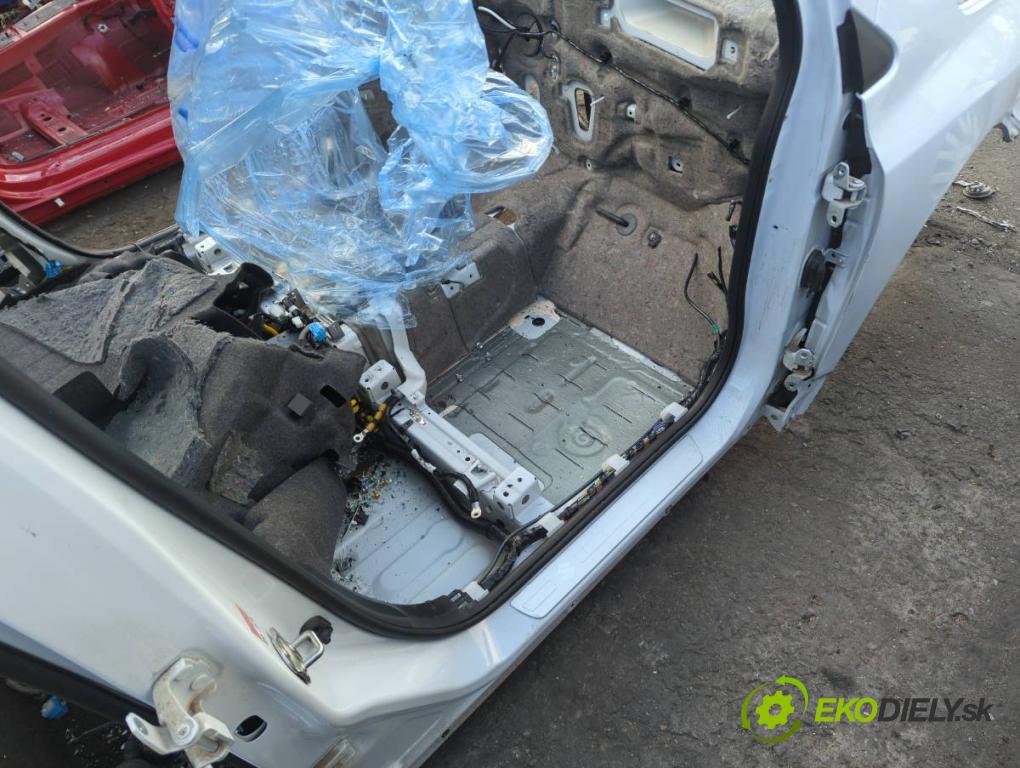SUZUKI SX4 liftback 2021 95 kW 1.4 Hybrid (Mild Hybrid) (AKK 414) 1373 KAROSERIA ČTVRŤÁK blatník zadní část levý pravý práh střecha PODŁUŻNICA levý pravý