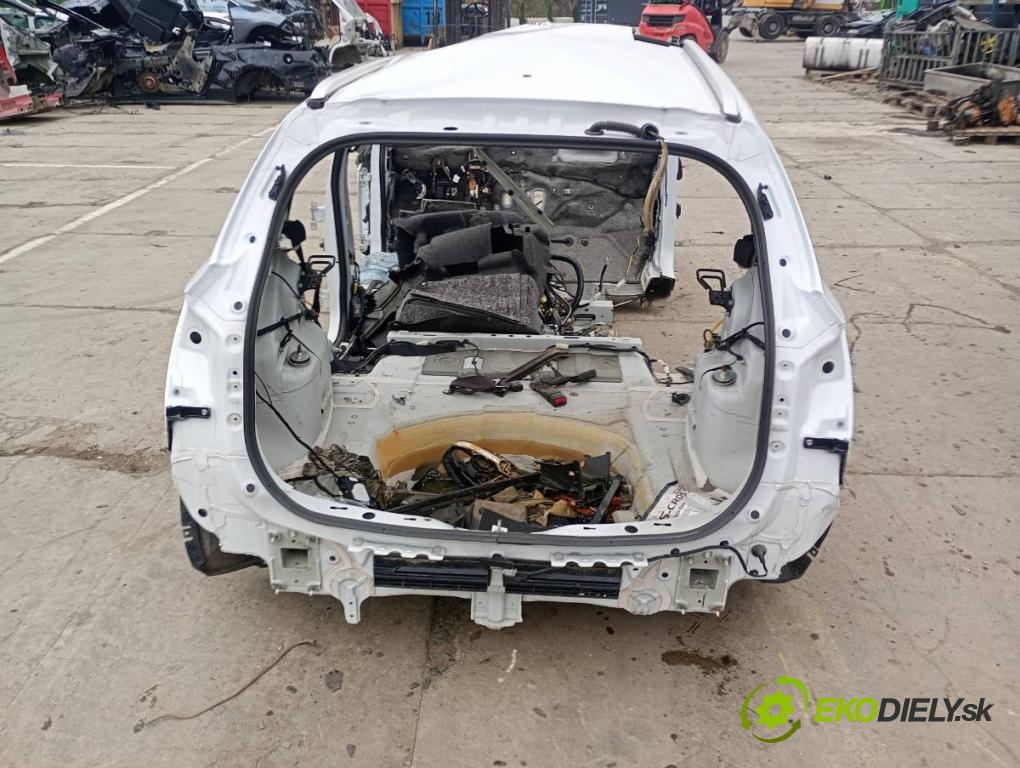 SUZUKI SX4 liftback 2021 95 kW 1.4 Hybrid (Mild Hybrid) (AKK 414) 1373 karoséria ČTVRŤÁK: Blatník zad ľavy pravy prah strecha PODŁUŻNICA ľavy pravy
